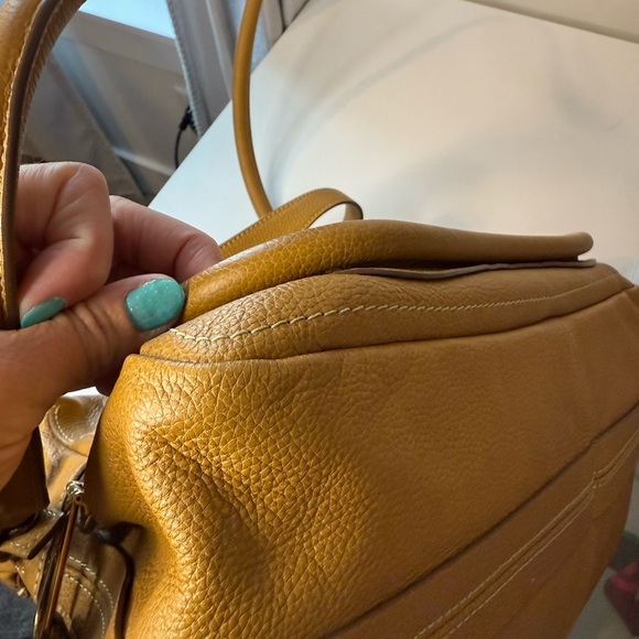 Chloe Mustard Leather Shoulder Bag - Picture 4 of 14